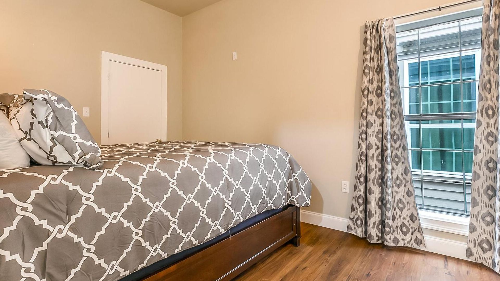 Spacious In Downtown Nola Apartment *