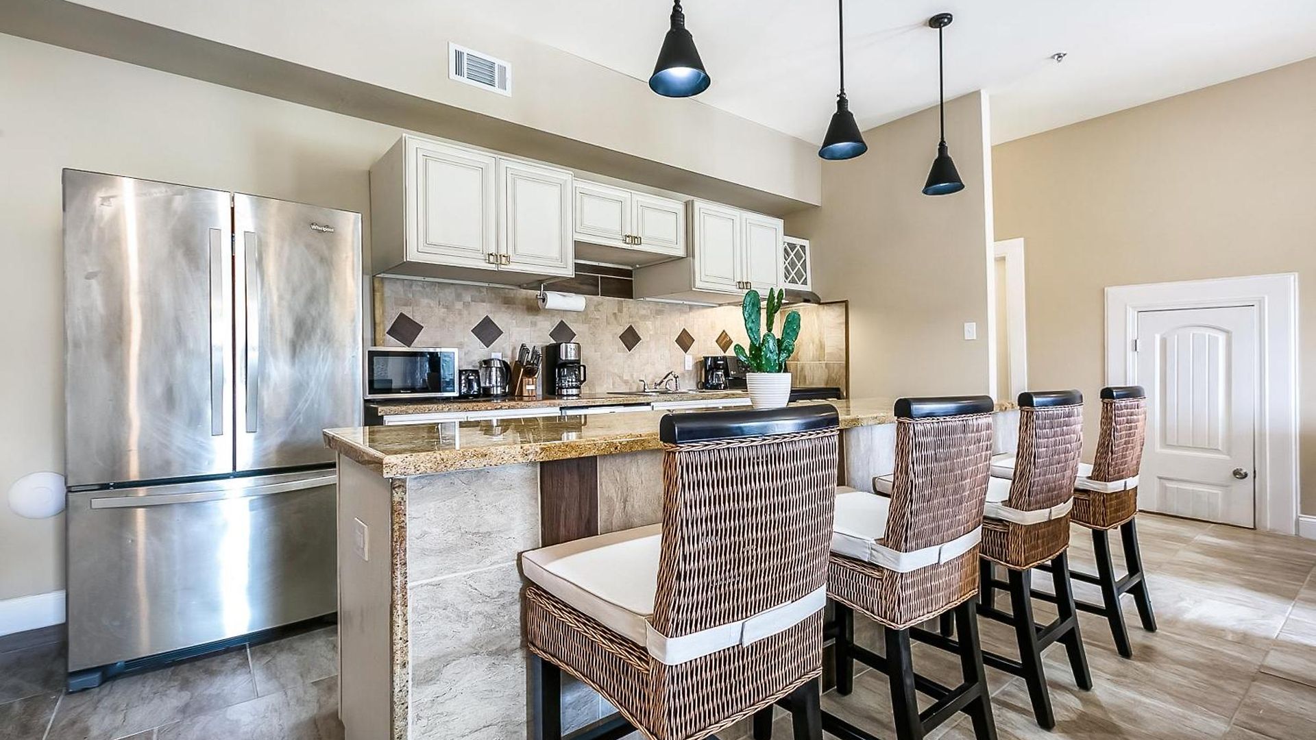 Apartment Spacious In Downtown Nola New Orleans