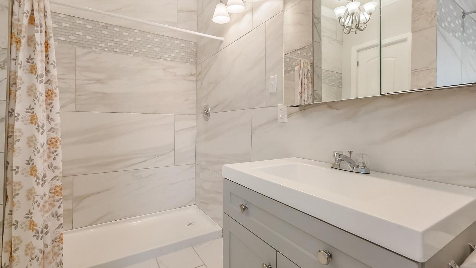 Spacious In Downtown Nola Apartment