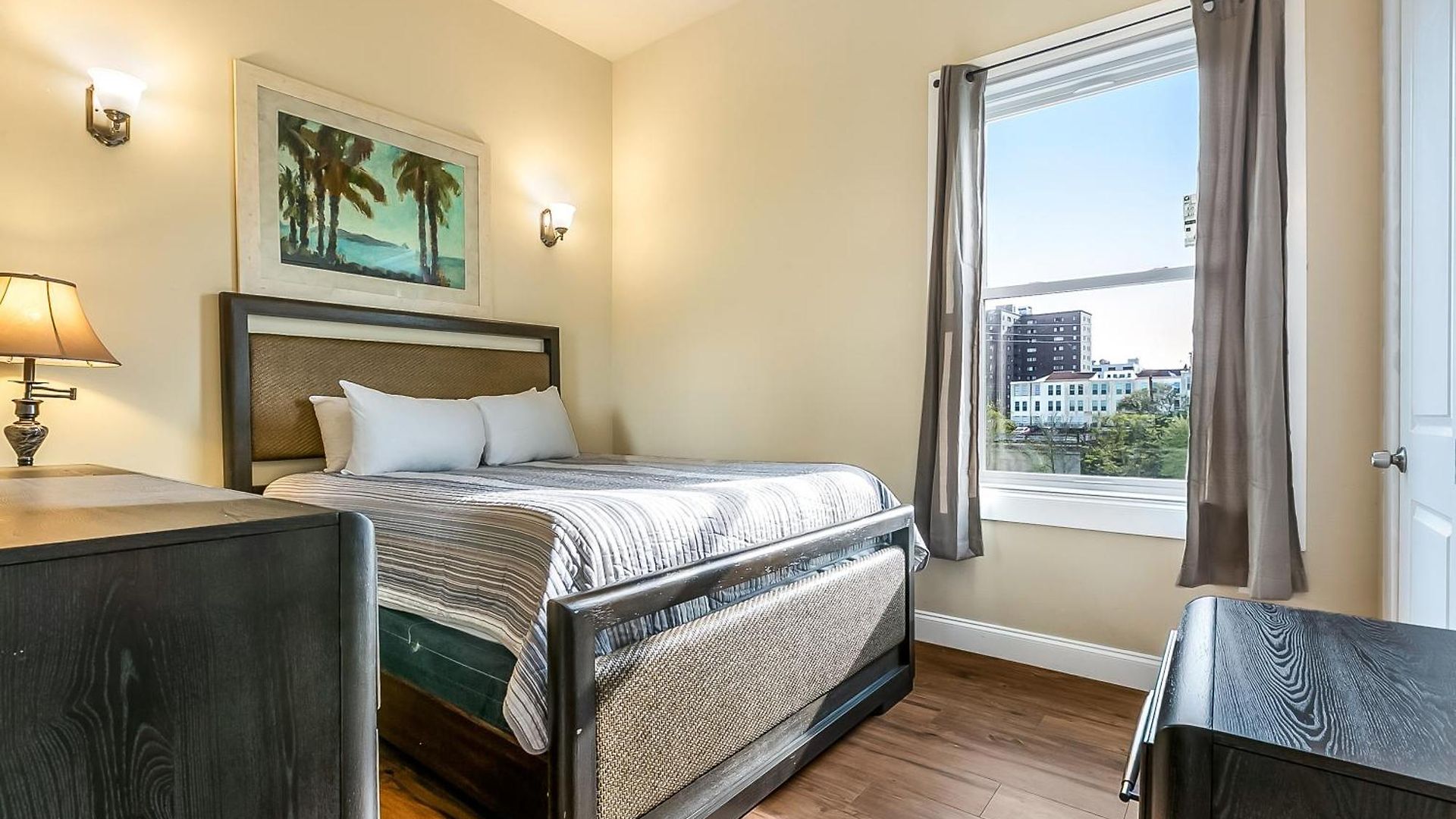 Spacious In Downtown Nola Apartment New Orleans