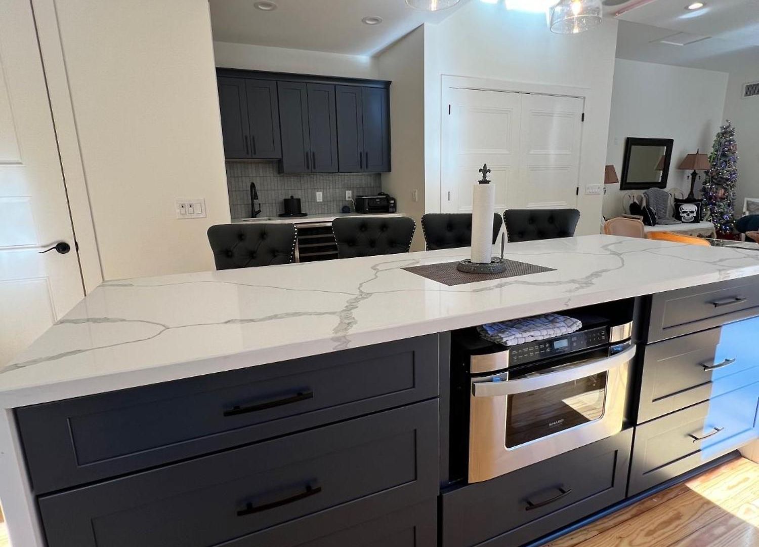 Entire W/ Party Rooftop - A Block Away From Parades *