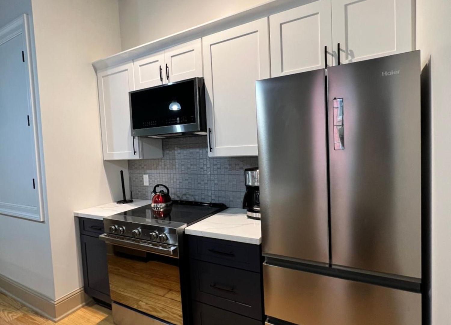 Entire W/ Party Rooftop - A Block Away From Parades Apartment *