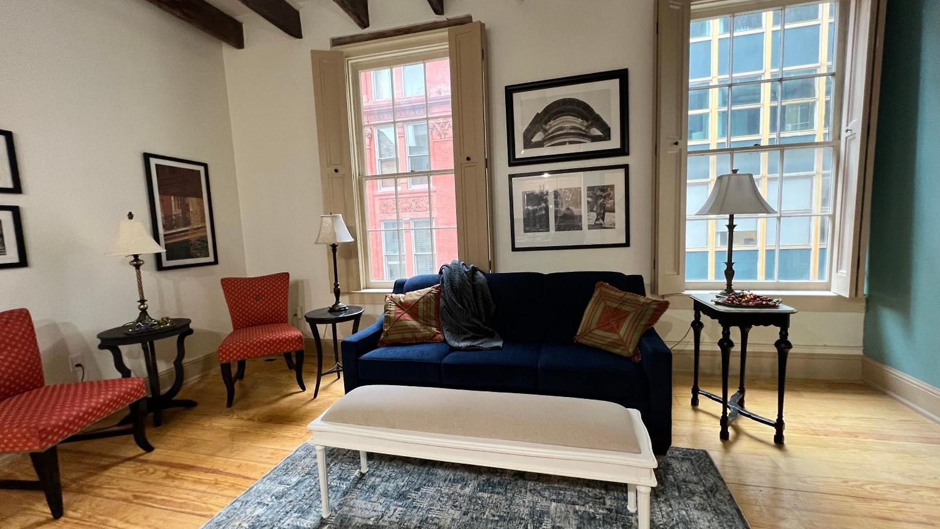 Apartment Entire W/ Party Rooftop - A Block Away From Parades *