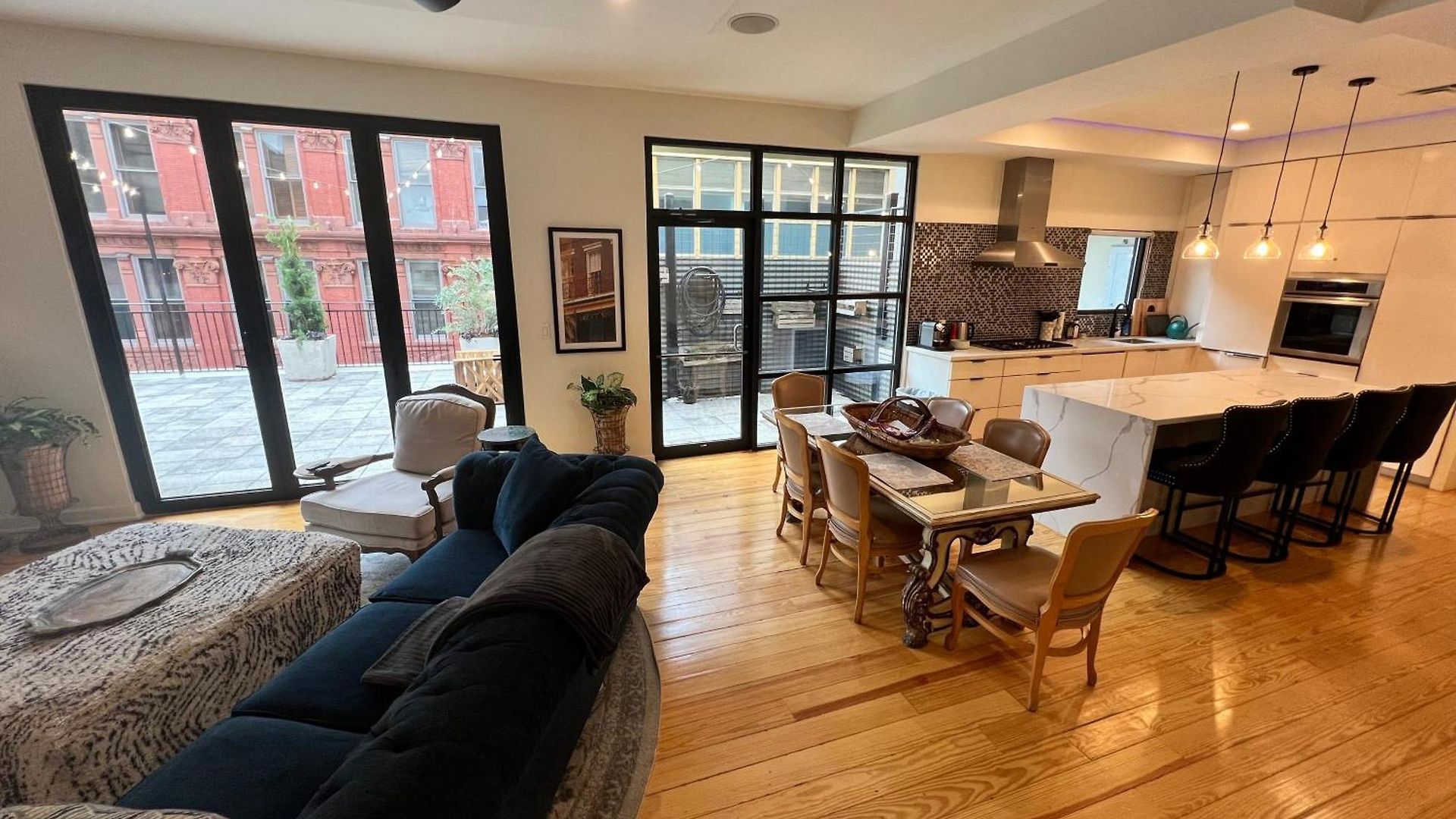 Entire W/ Party Rooftop - A Block Away From Parades *