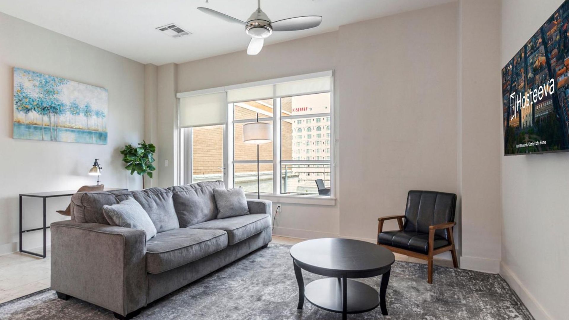 California Building By Hosteeva Apartment *