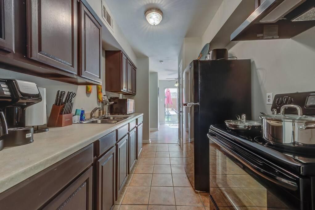 Frenchmen St Townhome *