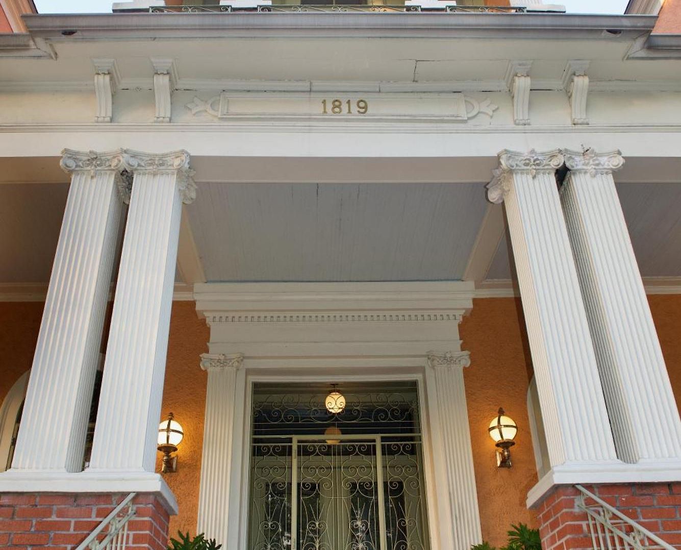 Apartment Very Close To French Quarter 2bed
