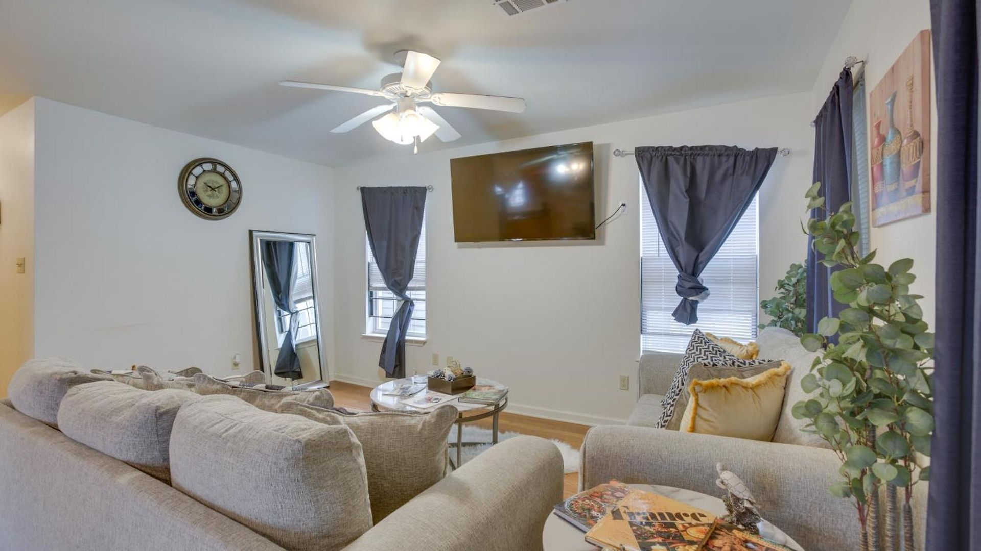 < 3 Mi To French Quarter: Pet-friendly *