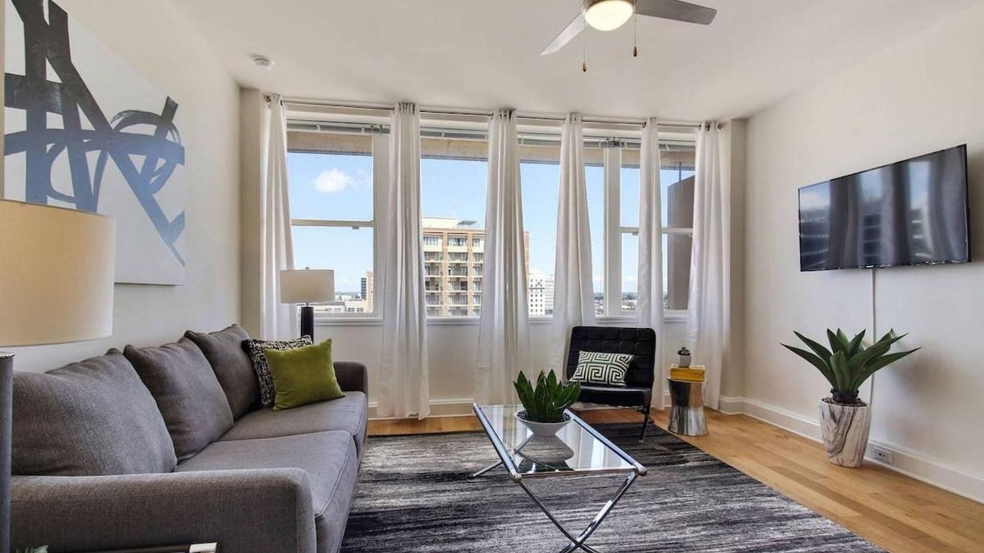 Upscale Nola Apartment