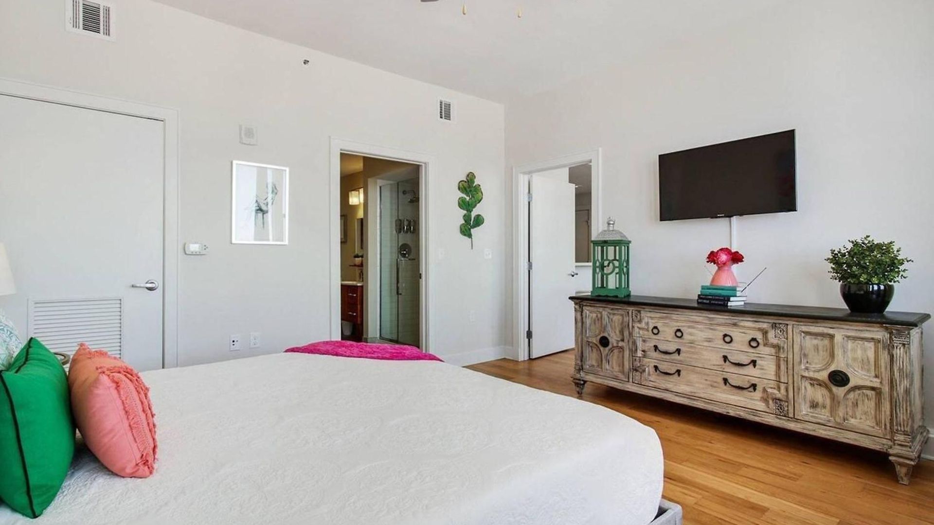Upscale Nola Apartment