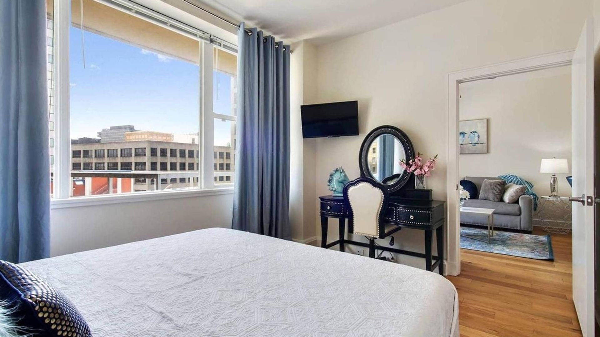 Upscale Nola Apartment