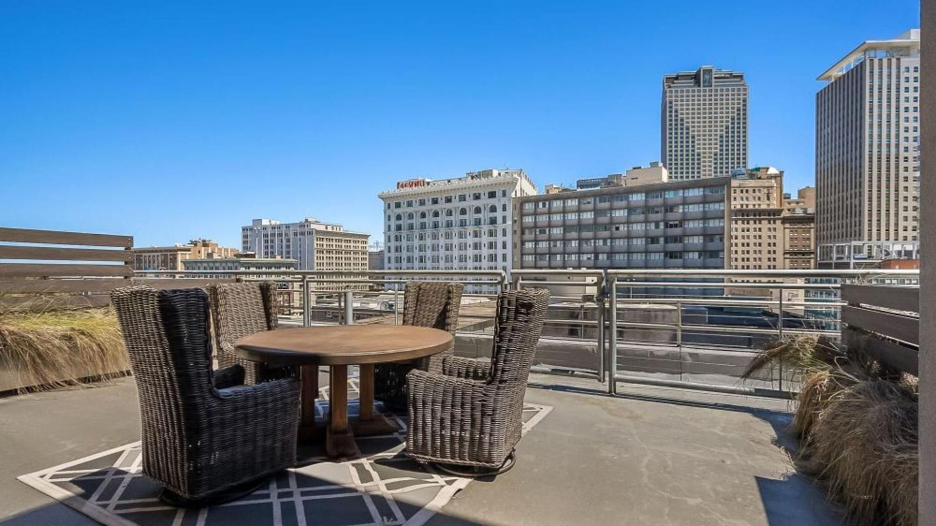 Apartment 2br Spacious Downtown New Orleans