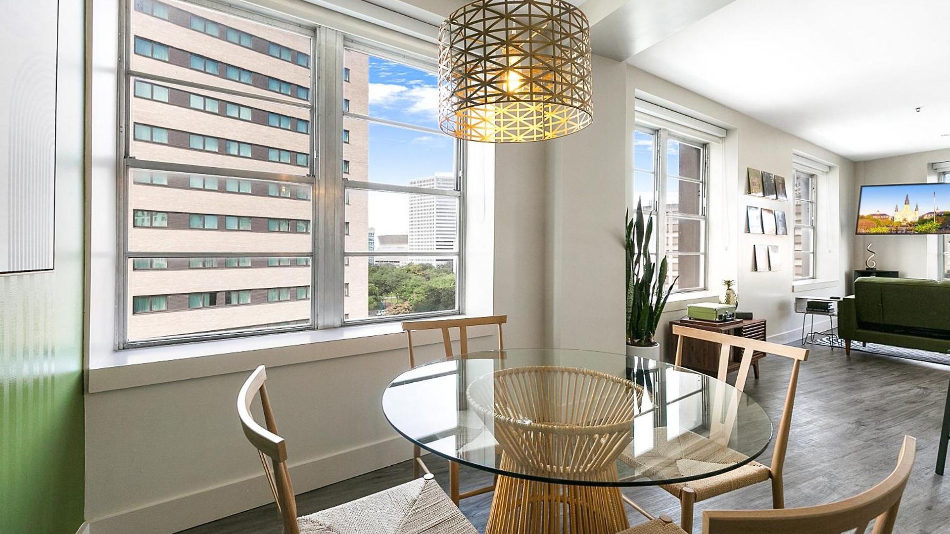 Apartment 2br Spacious Downtown