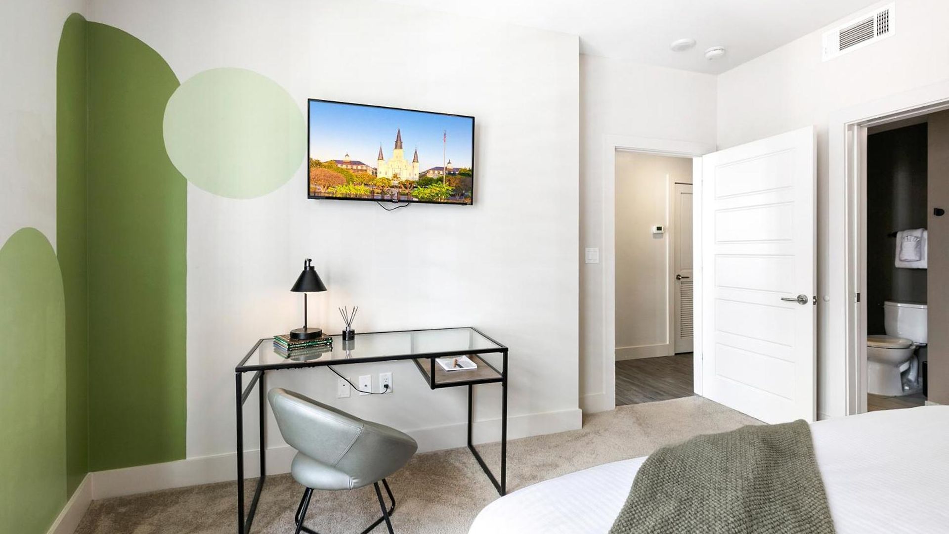 2br Spacious Downtown Apartment New Orleans