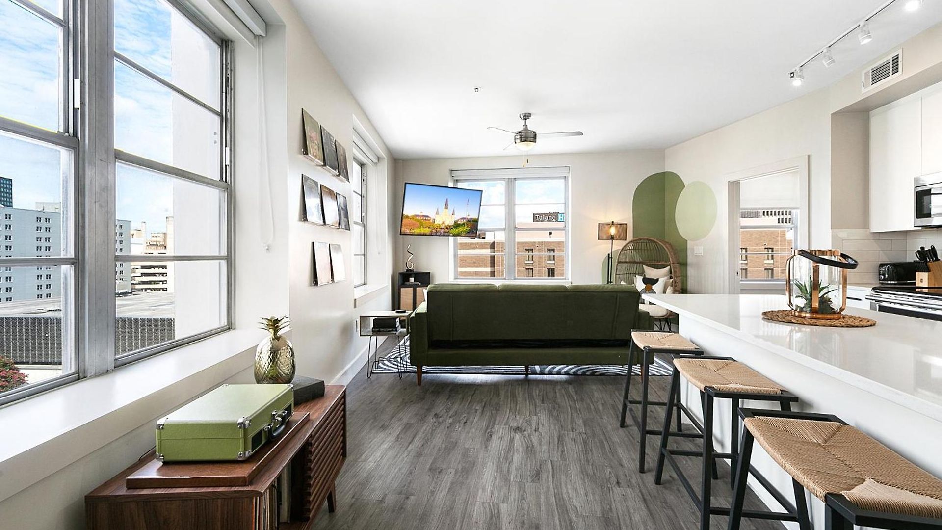 2br Spacious Downtown *