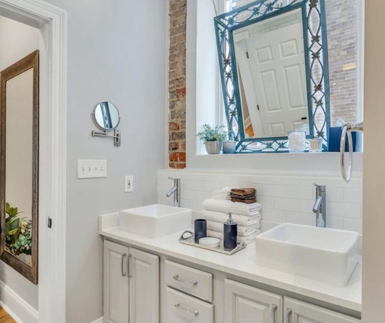 Skyline Views & Bosch Kitchen Near French Quarter Holiday home