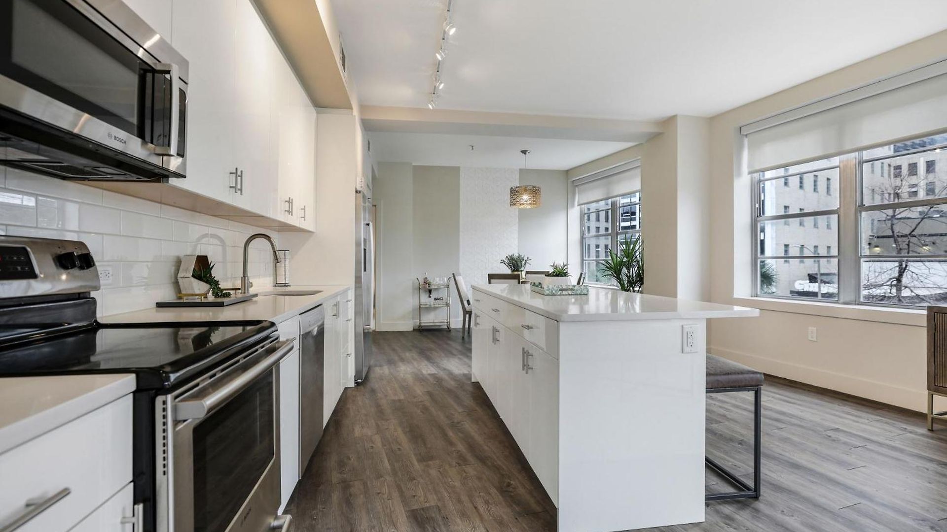 Apartment 2br Spacious Downtown *