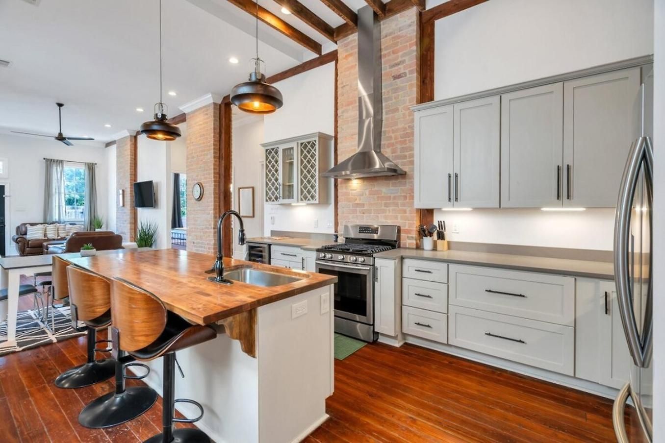 Bright Home W Plunge Pool & Arcade Games Holiday home *