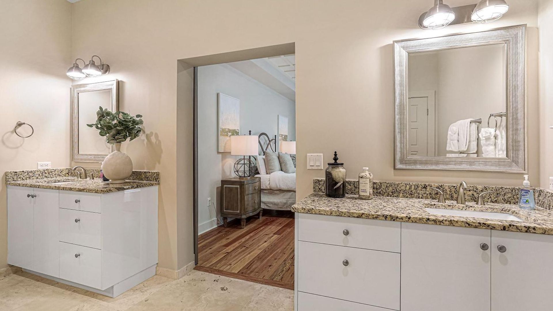 2br Spacious Downtown Apartment