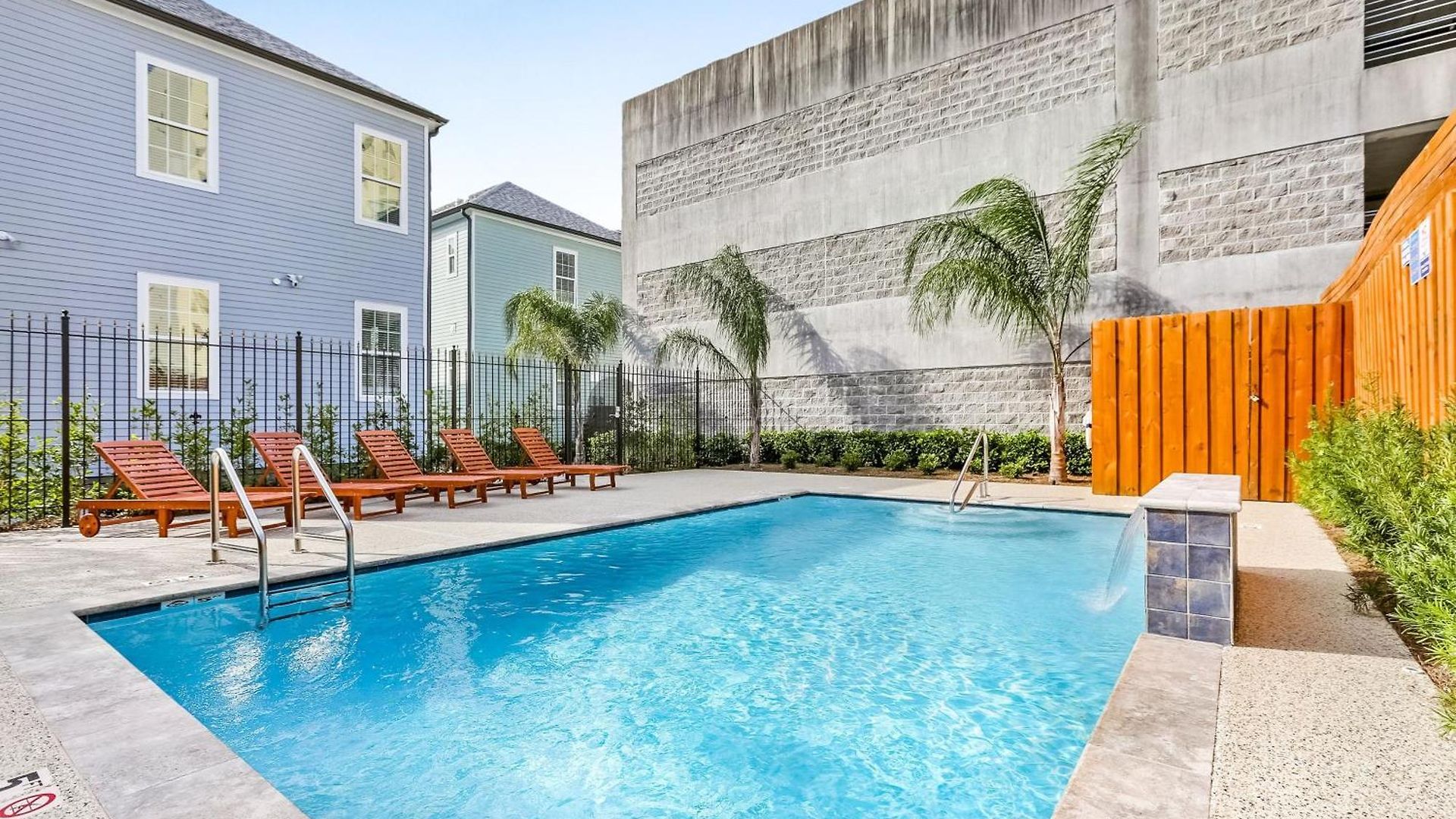 Spacious 3br Downtown In Apartment