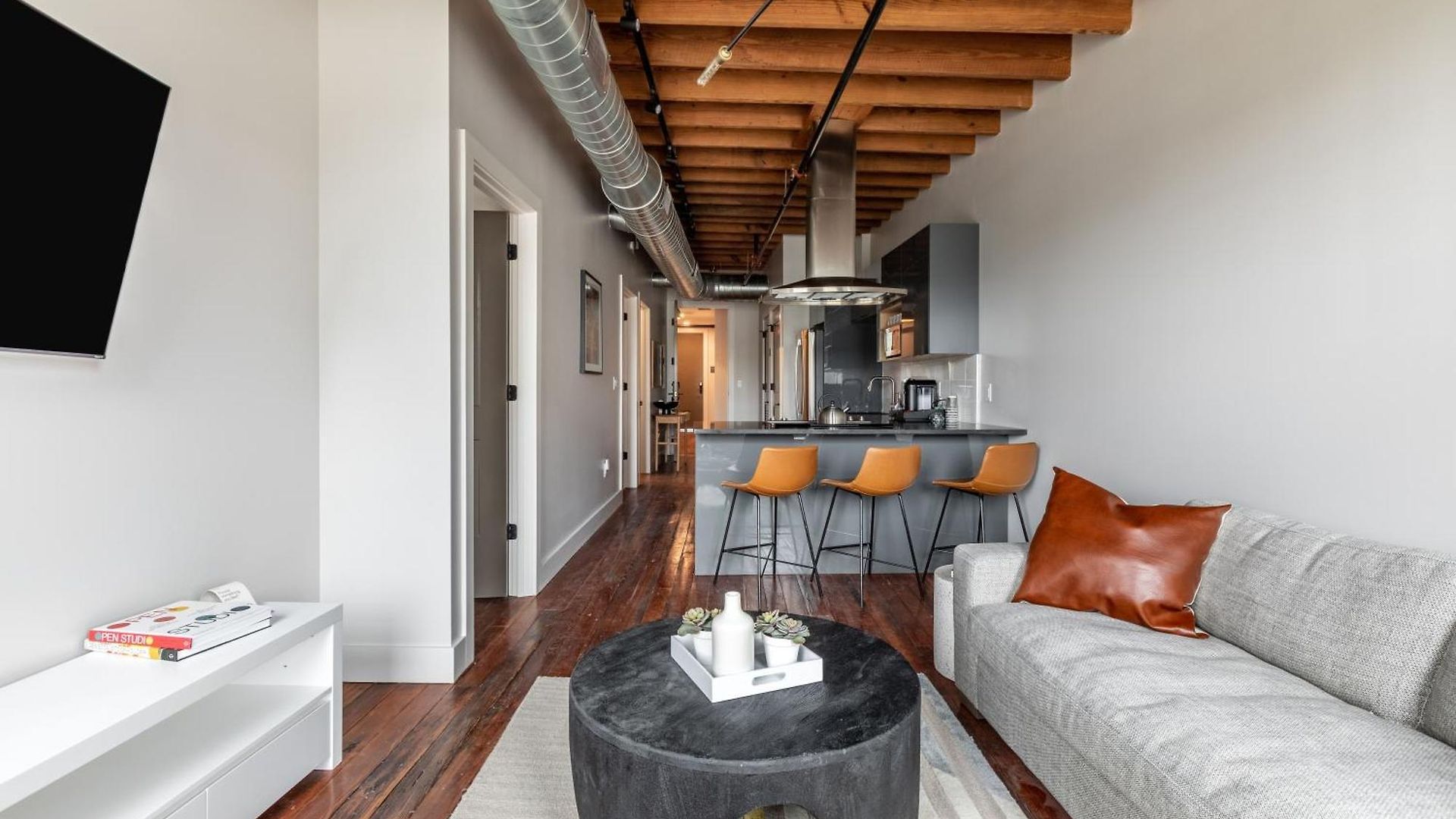Ironworks Building Apartment *