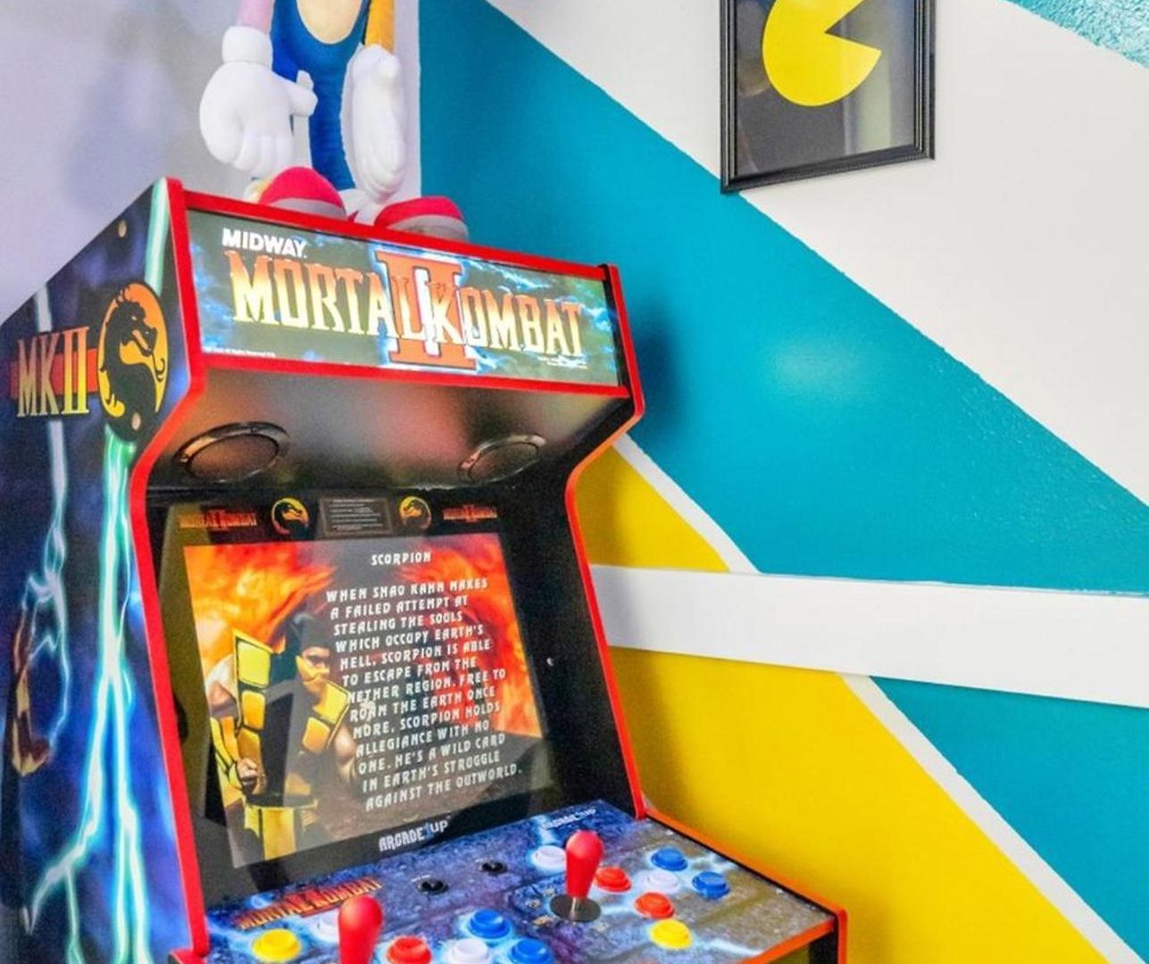 Bright Home W Plunge Pool & Arcade Games