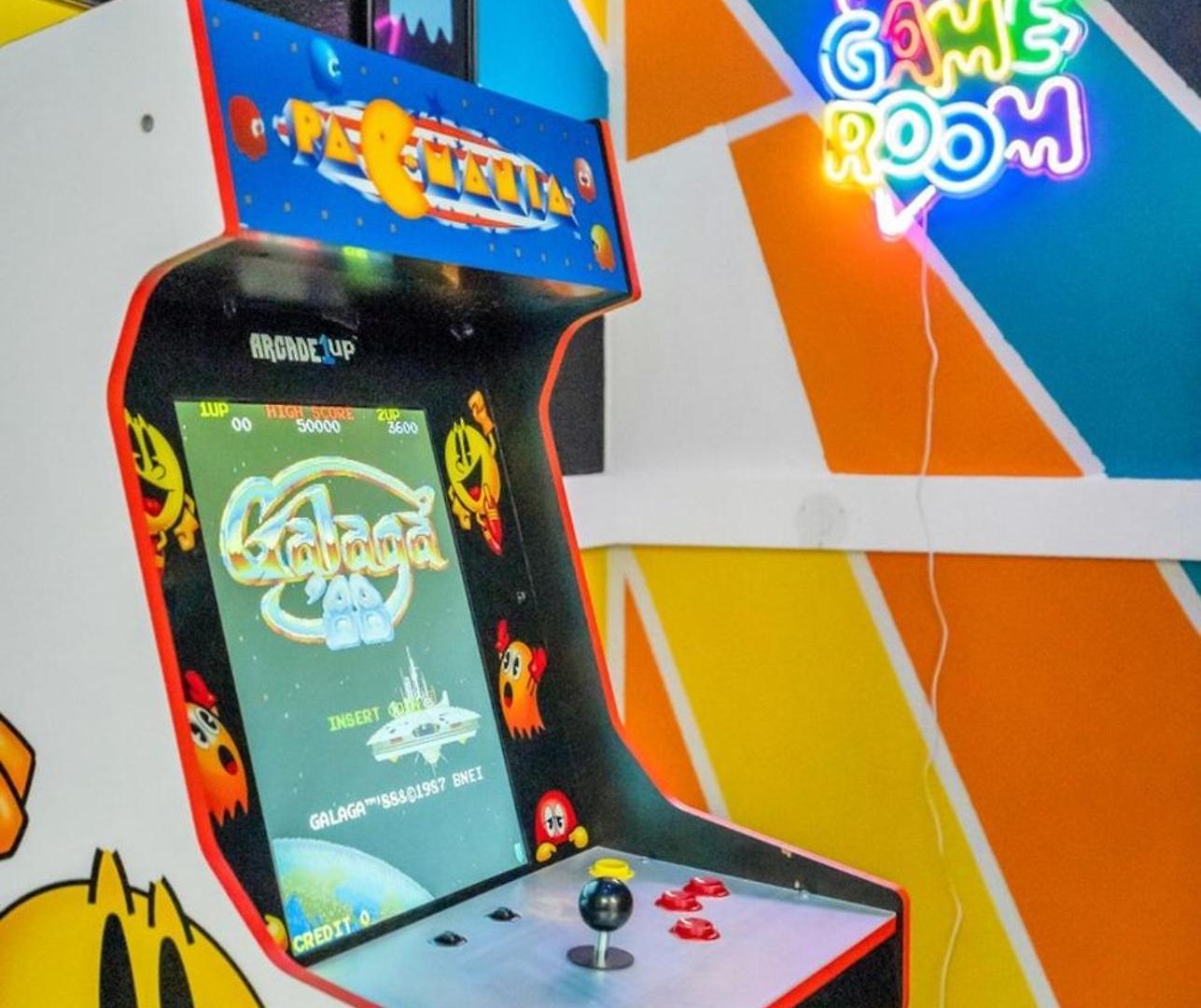 Holiday home Bright Home W Plunge Pool & Arcade Games
