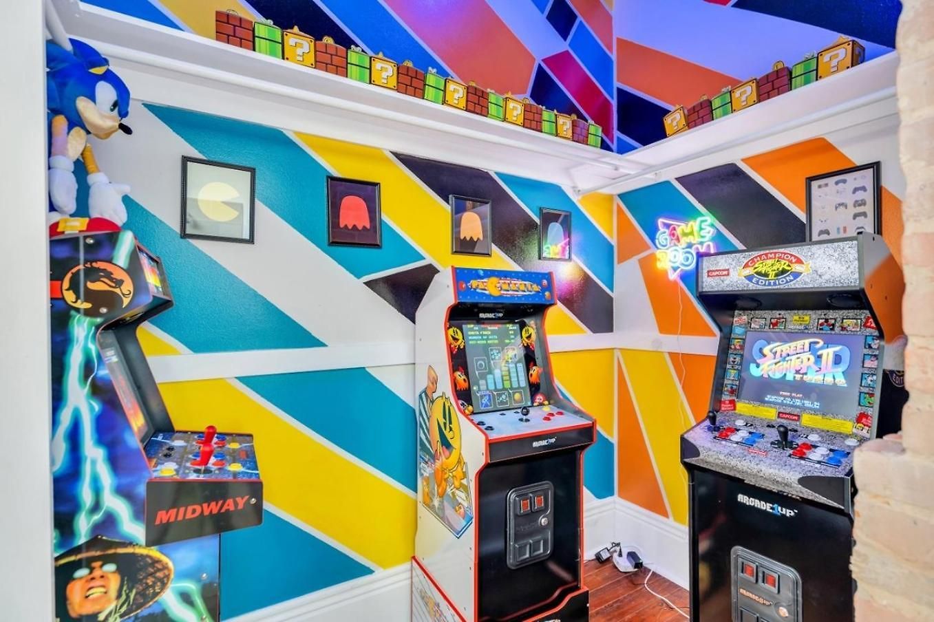 Bright Home W Plunge Pool & Arcade Games Holiday home *