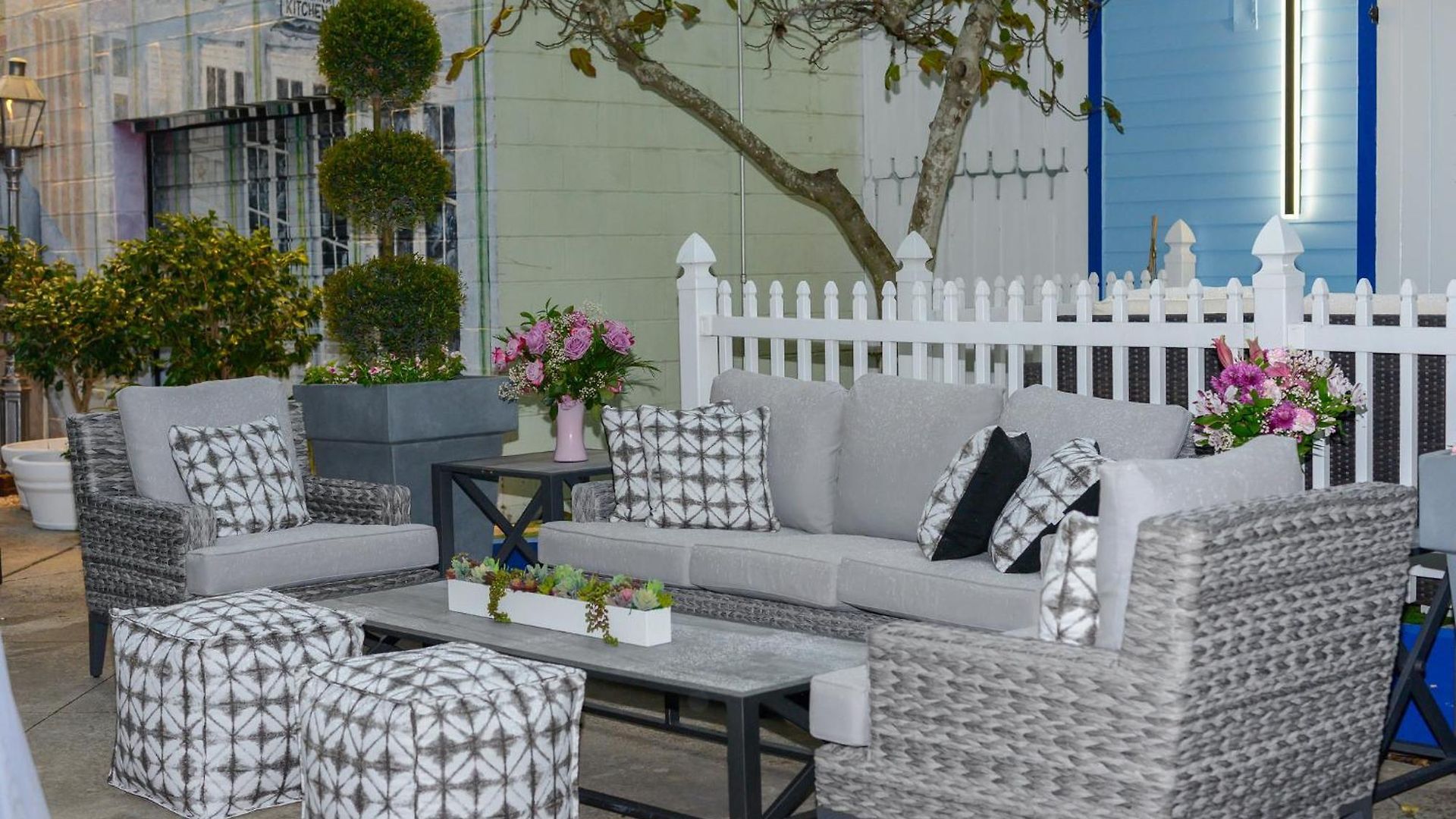 Villa 4 Bedroom - Sleeps 8! Location Next To Bourbon Street!