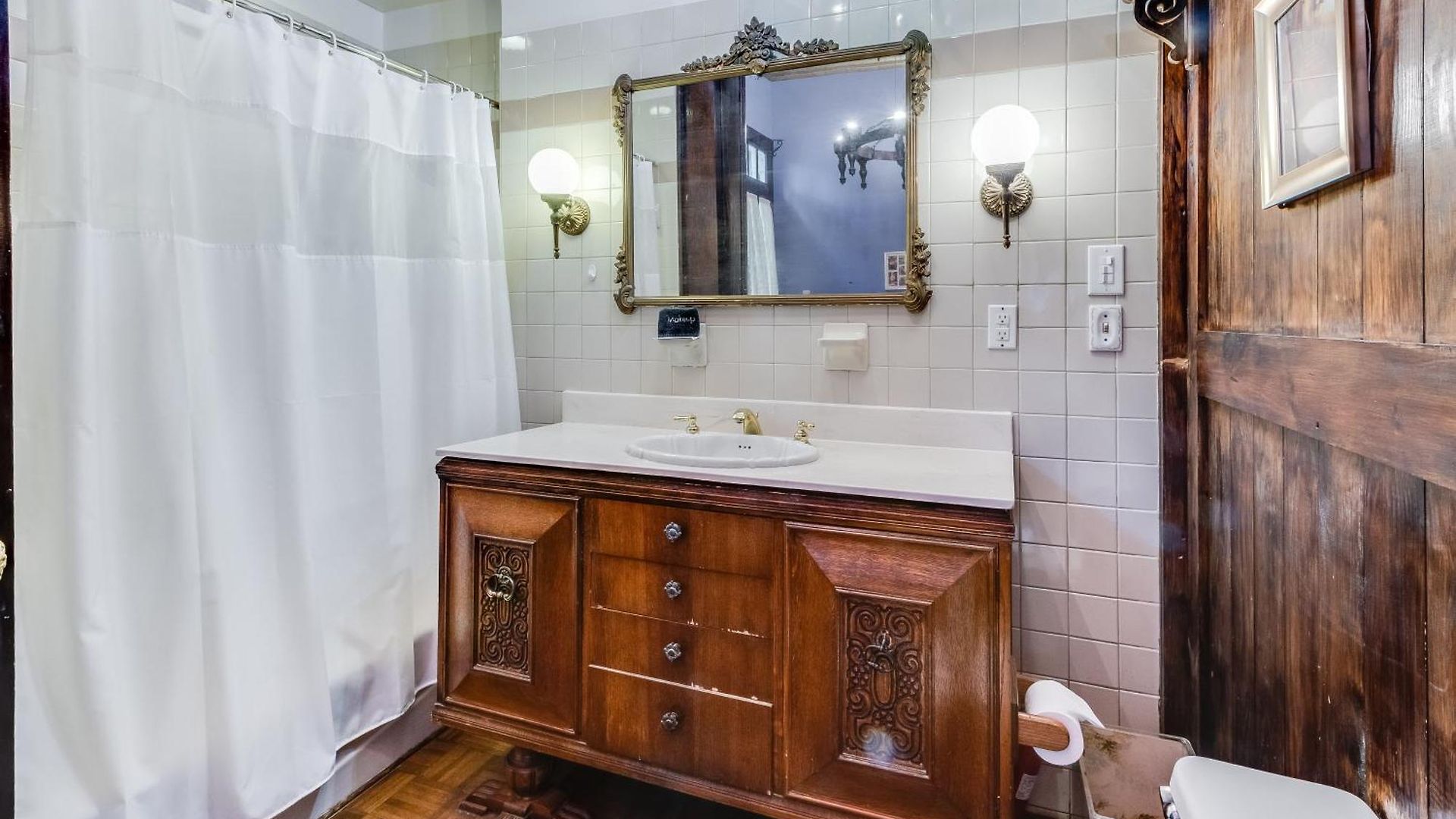 Royal Barracks Guest house New Orleans