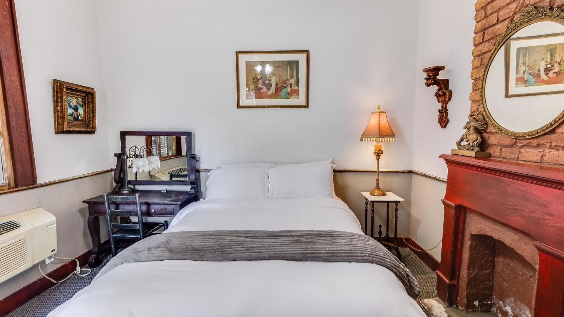Royal Barracks Guest house New Orleans