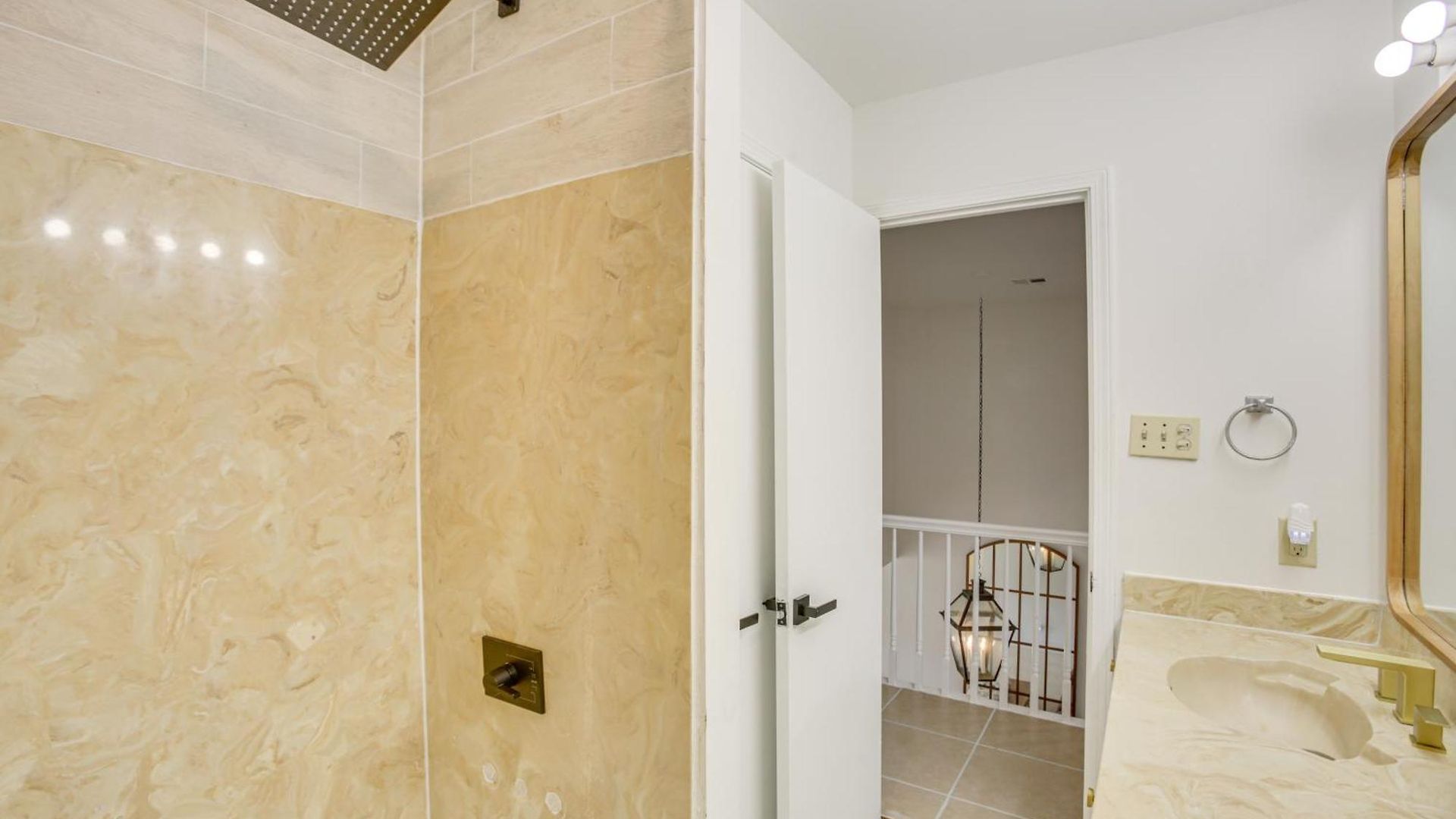 Chic Abode: 1 Mi To Pontchartrain