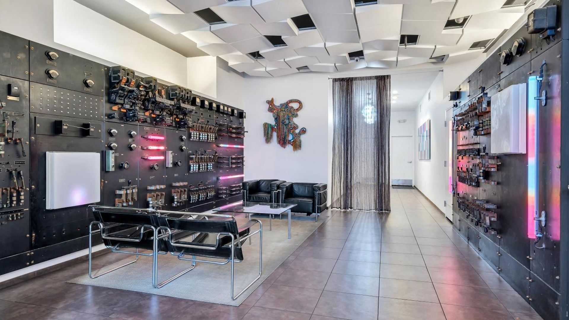 Modern Downtown Condo W Rooftop Gym * New Orleans