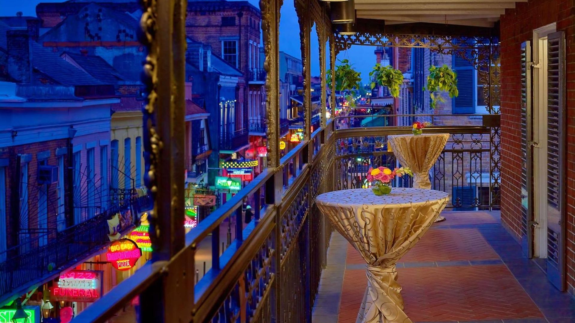 The Royal Sonesta Hotel 5*