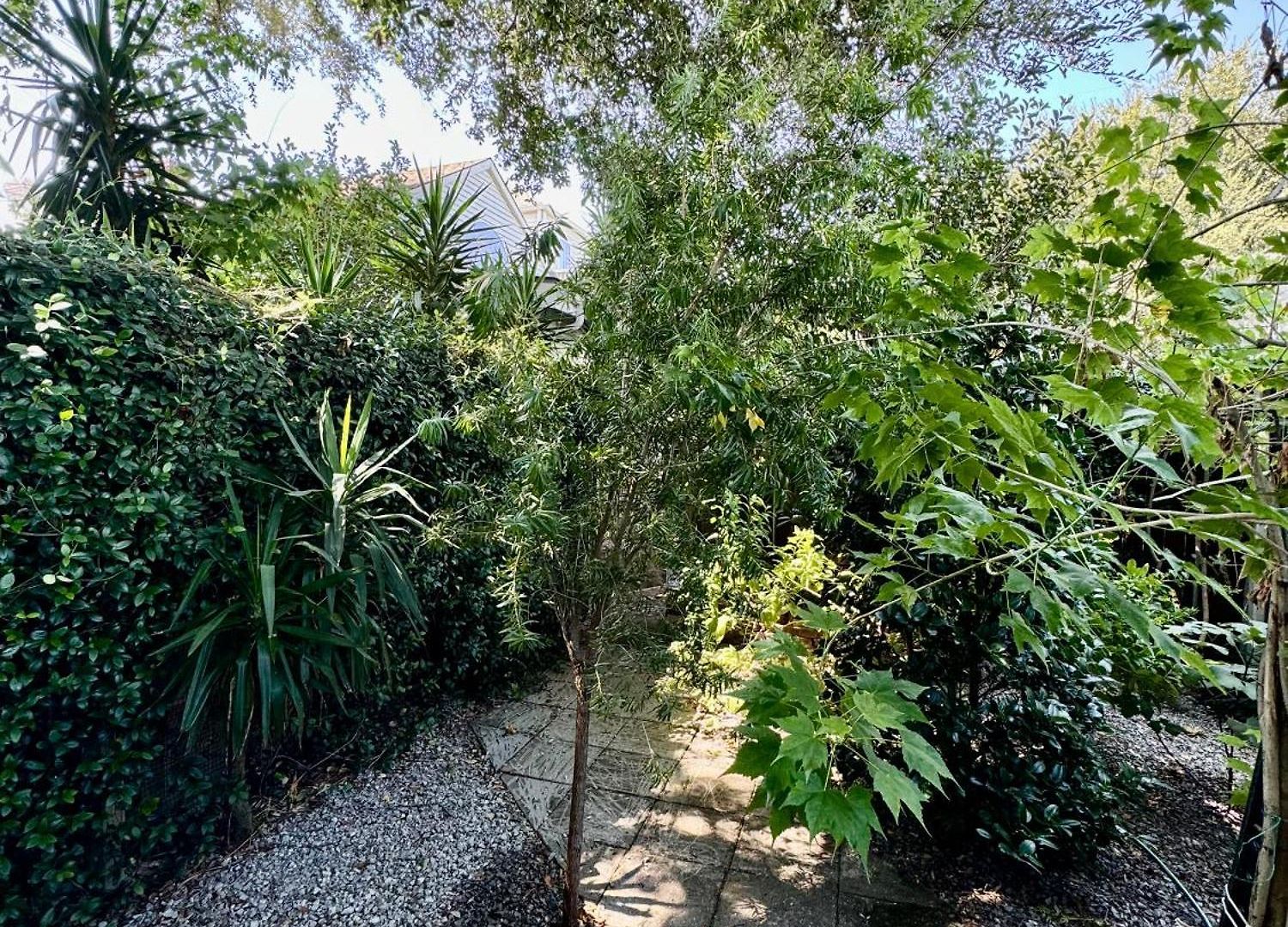 One Bedroom With Hot Tub 2 Blocks To Magazine Street Apartment New Orleans