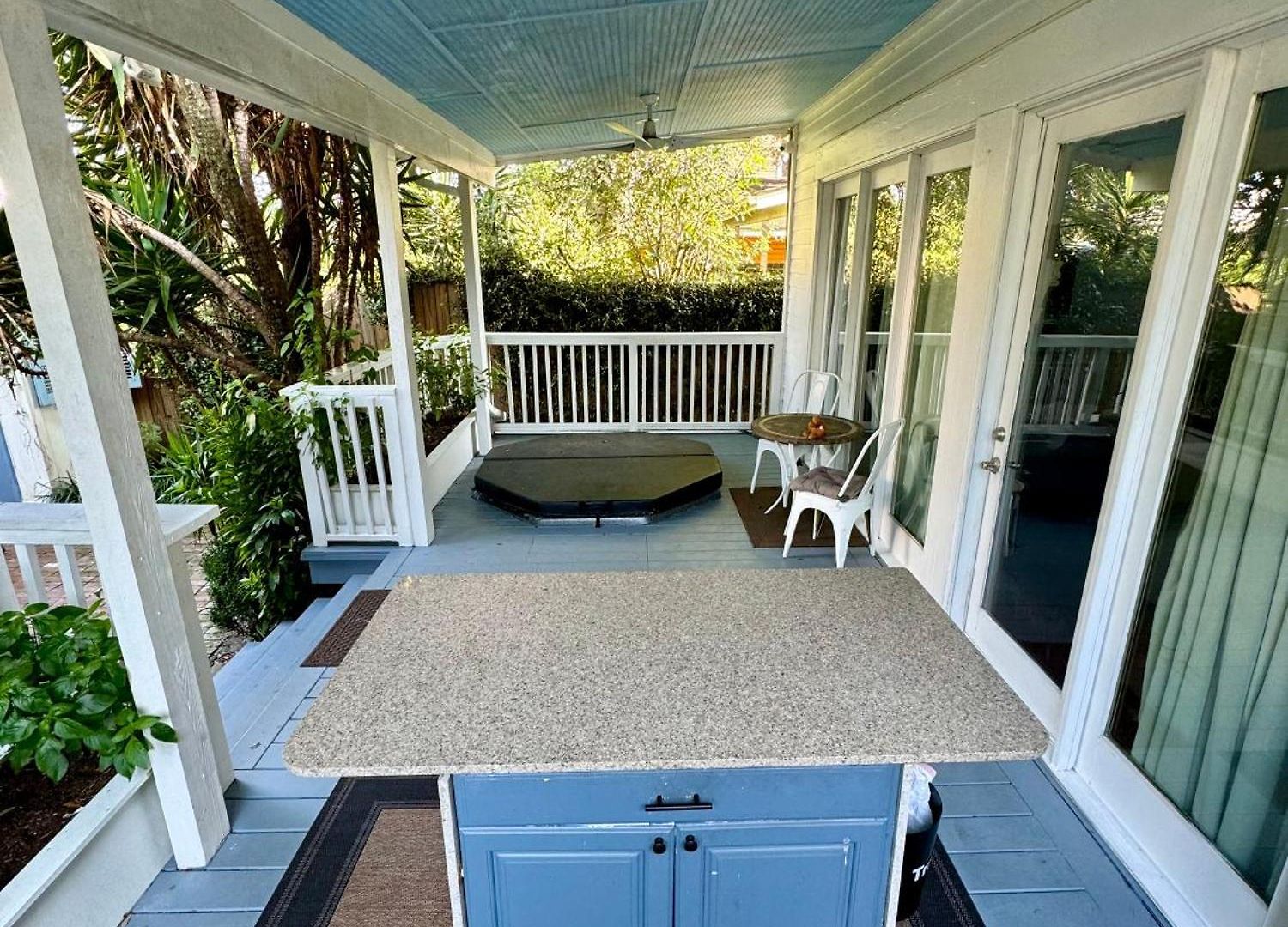 Apartment One Bedroom With Hot Tub 2 Blocks To Magazine Street New Orleans