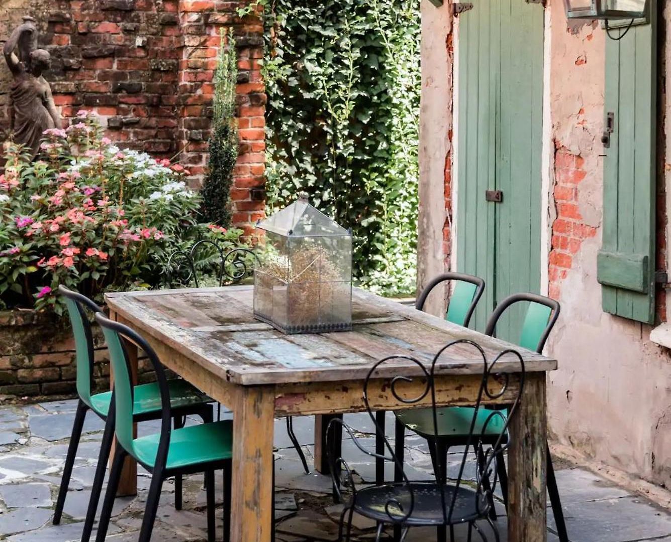 Chic Spot Near The Lower French Quarter *