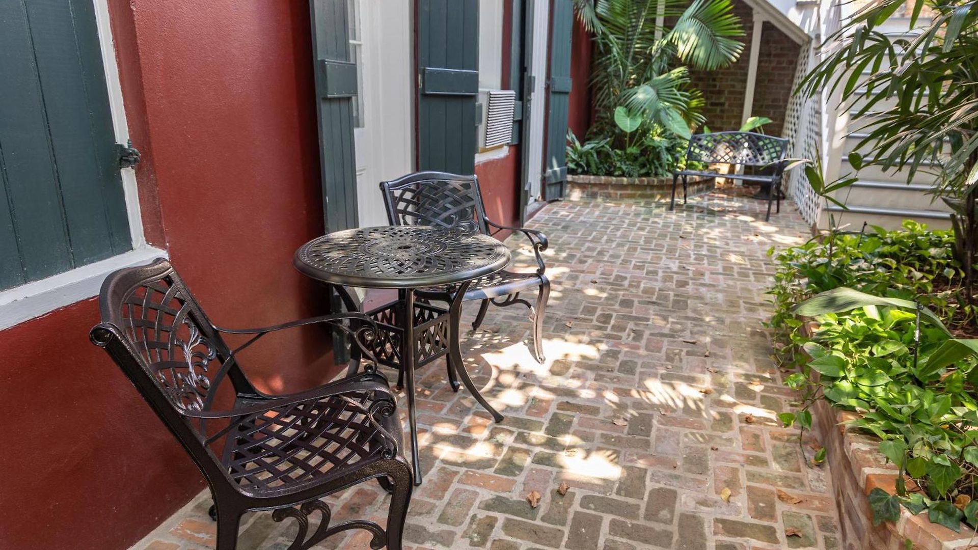 On St. Peter, A French Quarter Inn New Orleans