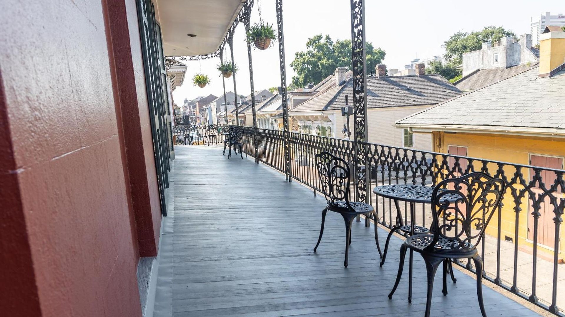 On St. Peter, A French Quarter Inn New Orleans