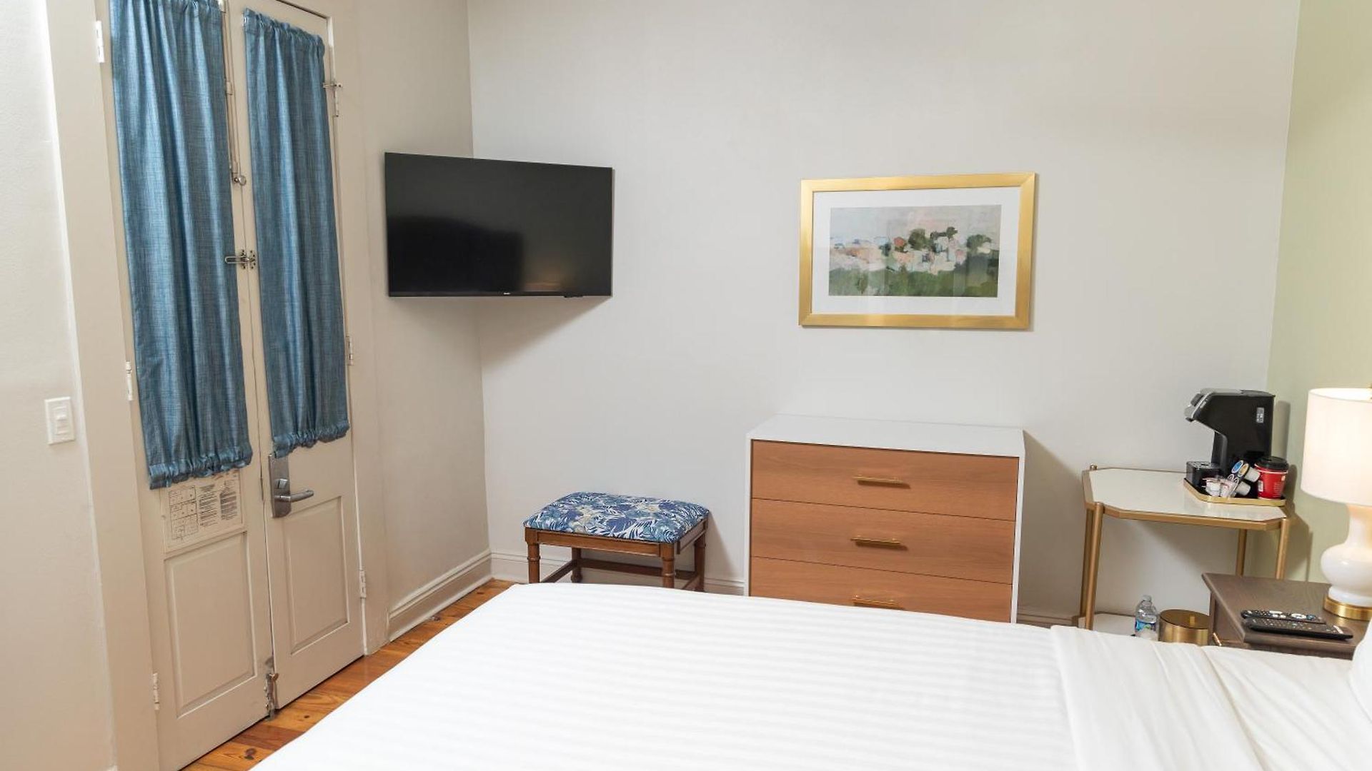 On St. Peter, A French Quarter Inn 3*