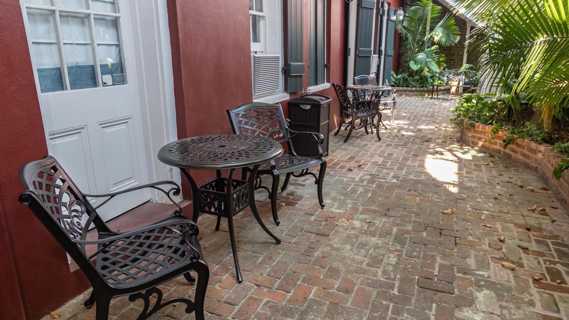 On St. Peter, A French Quarter Inn New Orleans