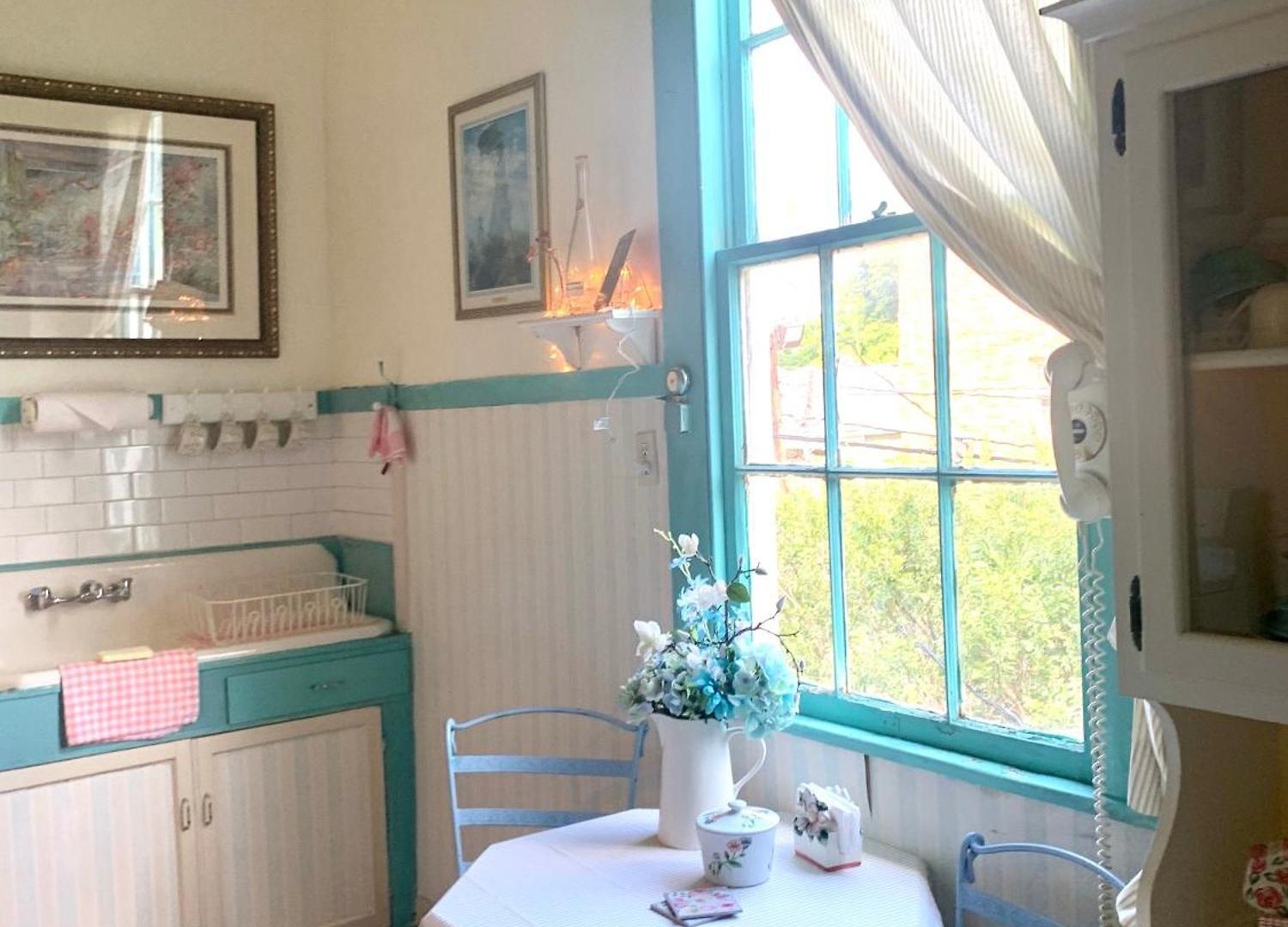 Holiday home 4br 3 Ba Huge, Balcony, Cemetery, Streetcar Sleeps 8! New Orleans