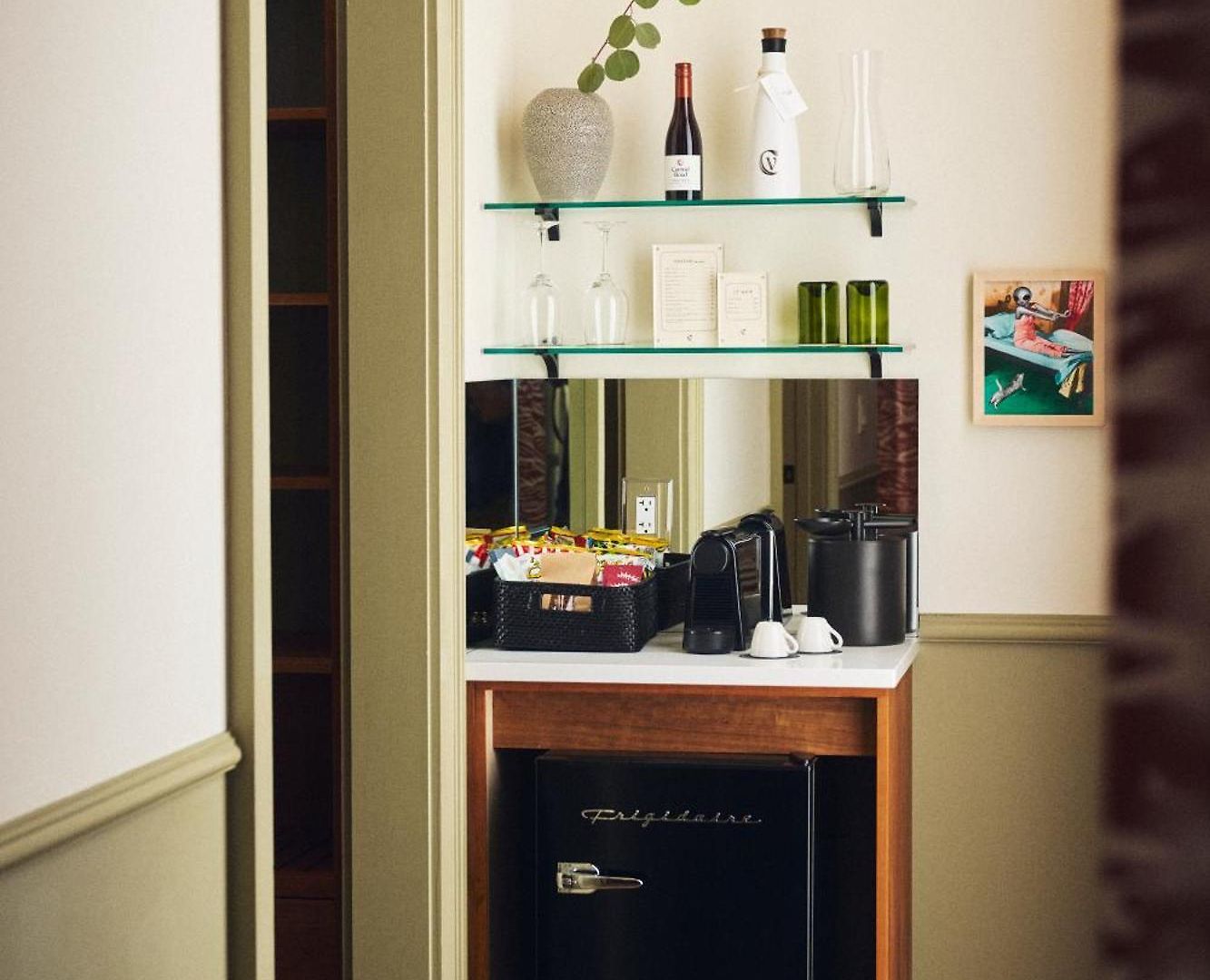 Copper Vine Wine Pub & 3*