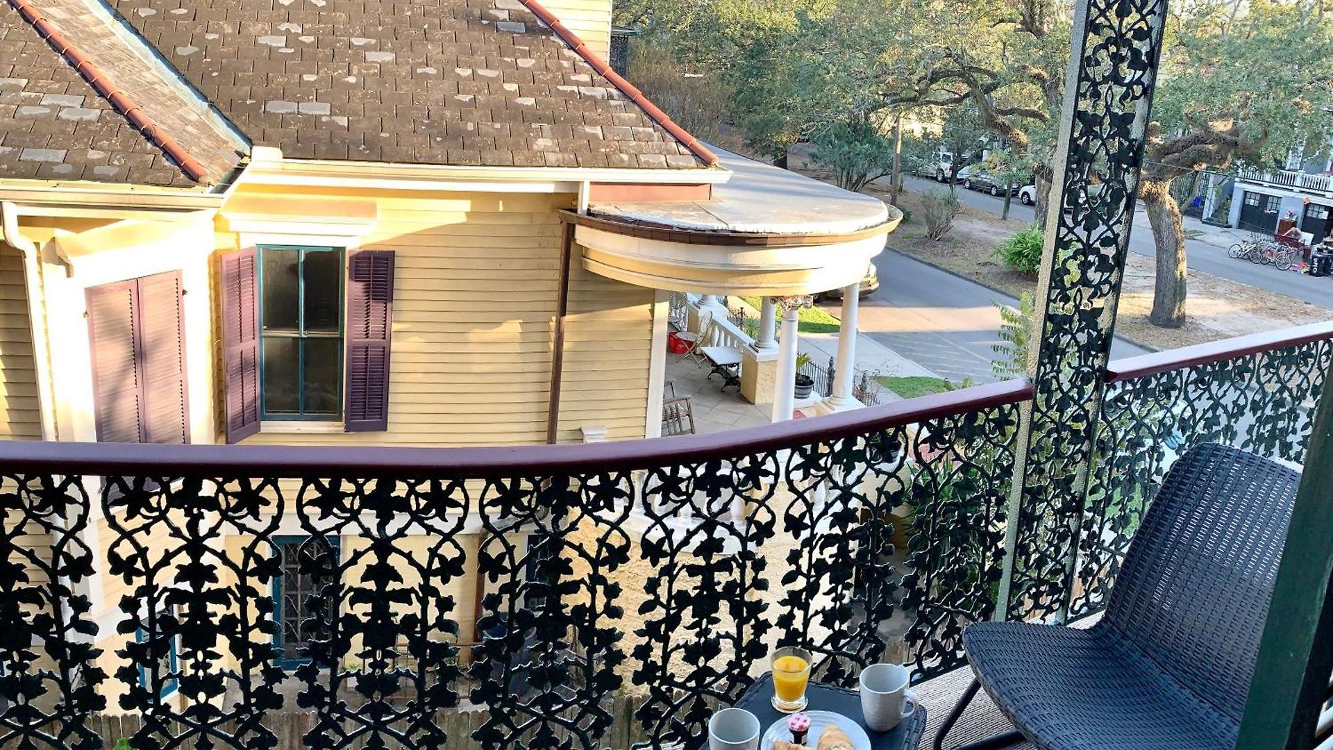 The Lanaux Mansion Bed & Breakfast