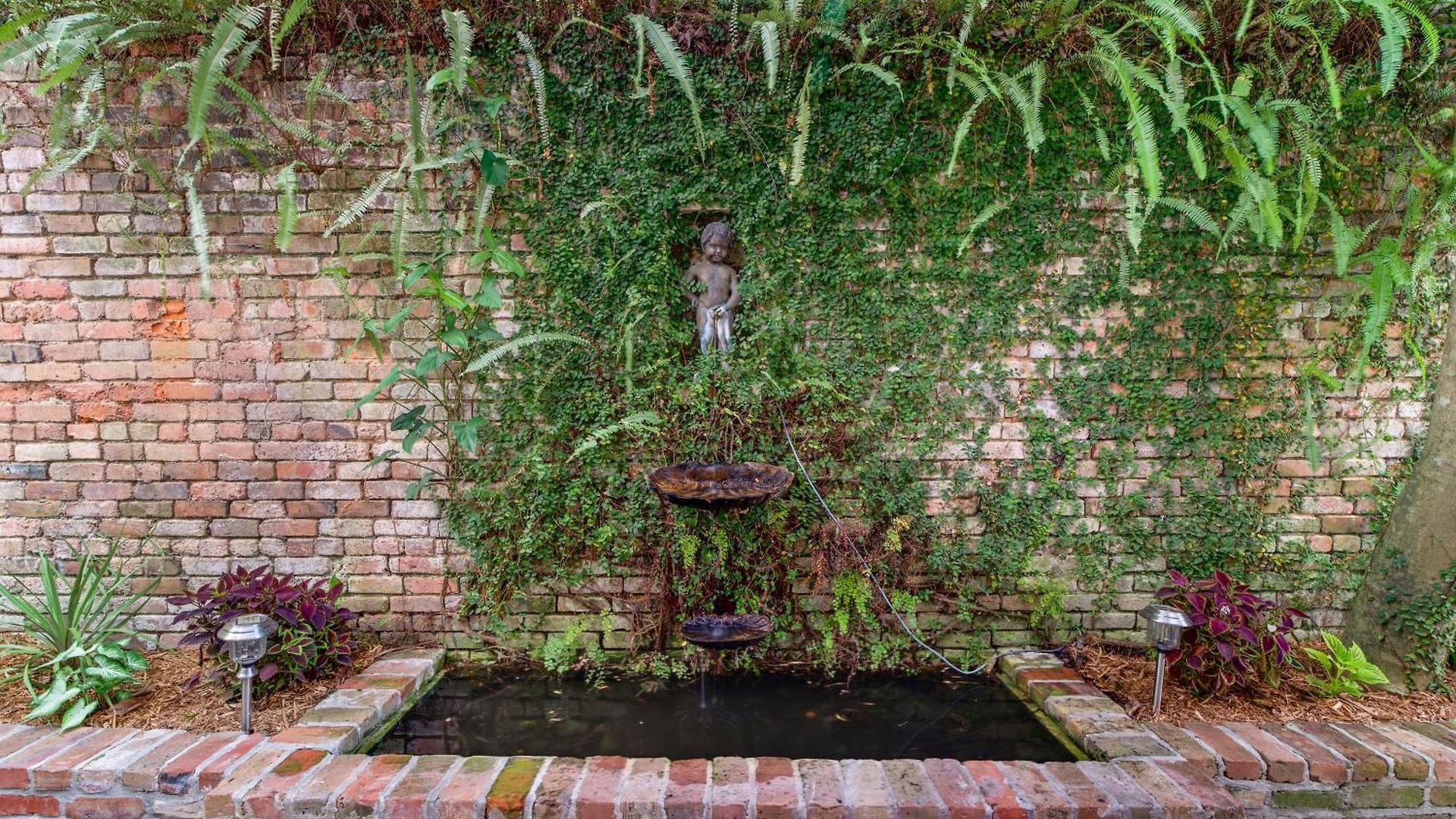 Bed & Breakfast The Lanaux Mansion 4*
