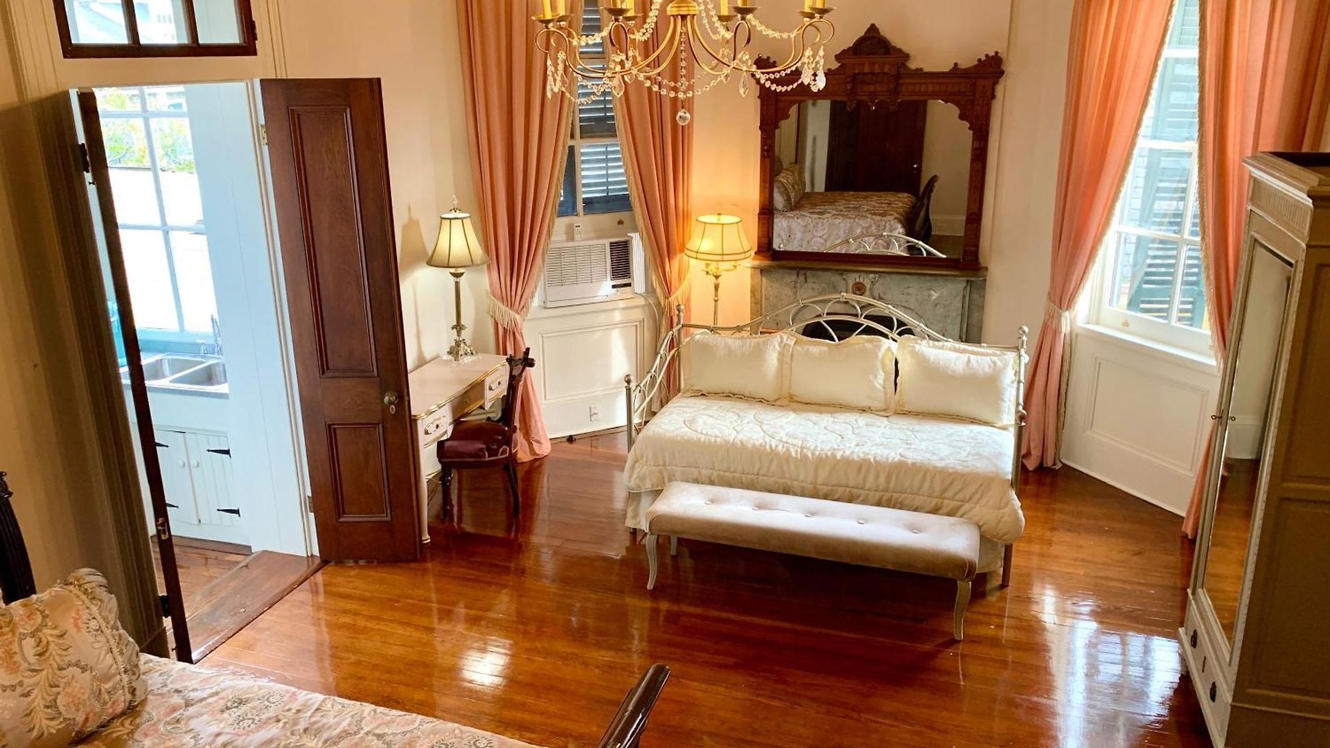 Bed & Breakfast The Lanaux Mansion 4*