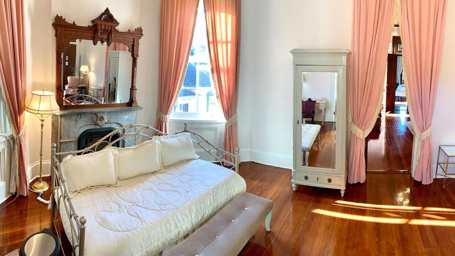 The Lanaux Mansion 4*