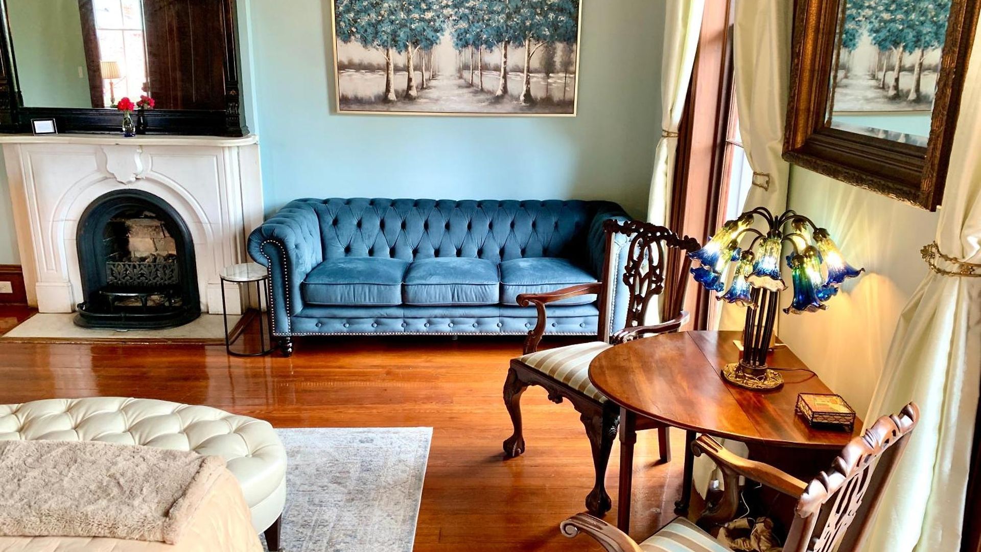 The Lanaux Mansion Bed & Breakfast 4*
