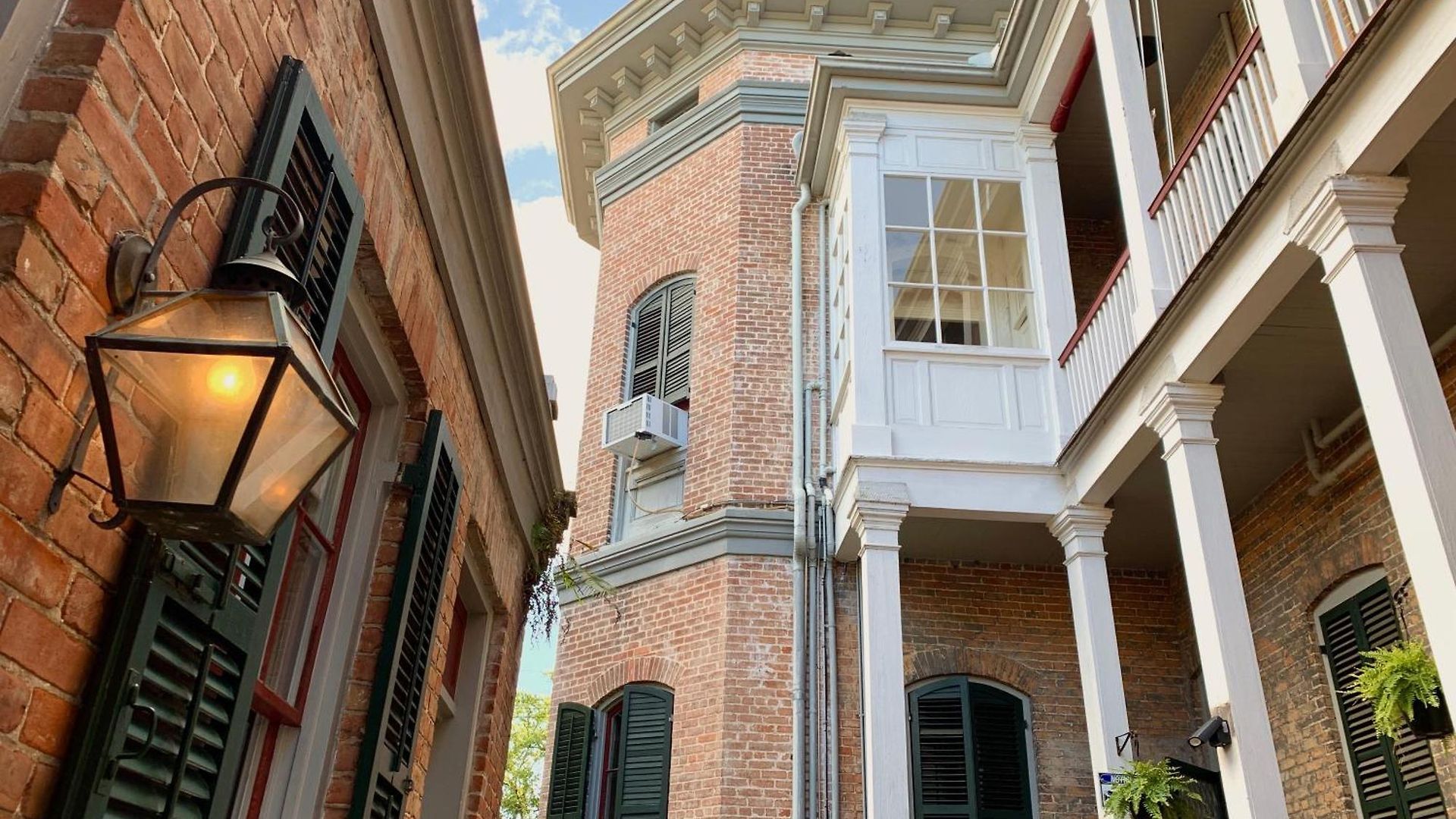 The Lanaux Mansion Bed & Breakfast New Orleans