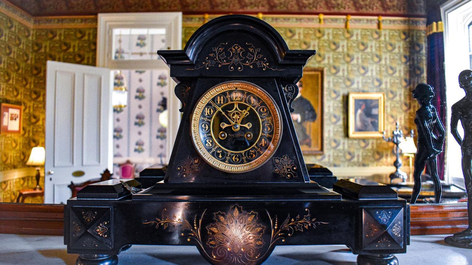 The Lanaux Mansion Bed & Breakfast 4*